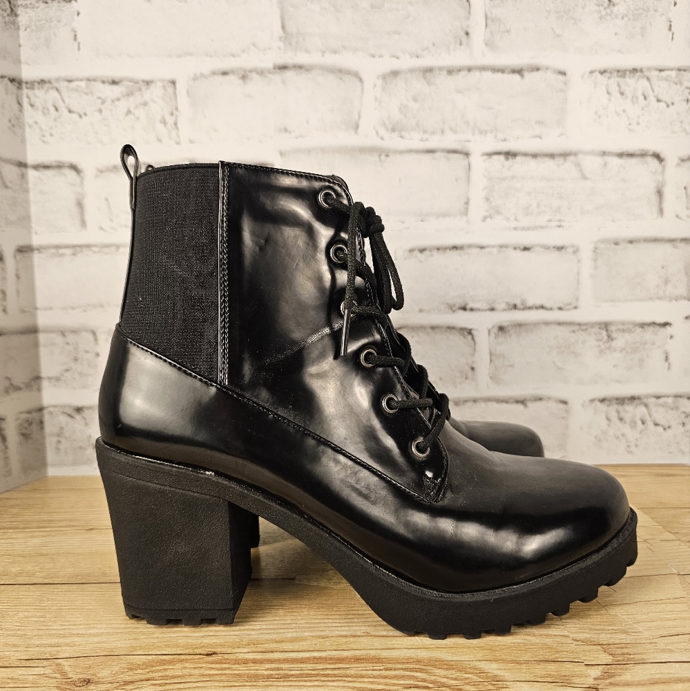 Womens Wide Width Ankle Boots